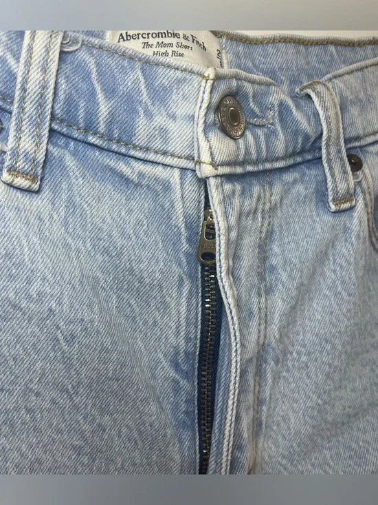 Abercrombie & Fitch Mom Shorts High Rise Light Wash Size 29 (8) Denim - Picture 5 of 15